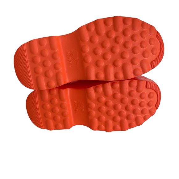 SOREL Women’s Optimized Orange Caribou Clogs  Size: 7 - Picture 6 of 7